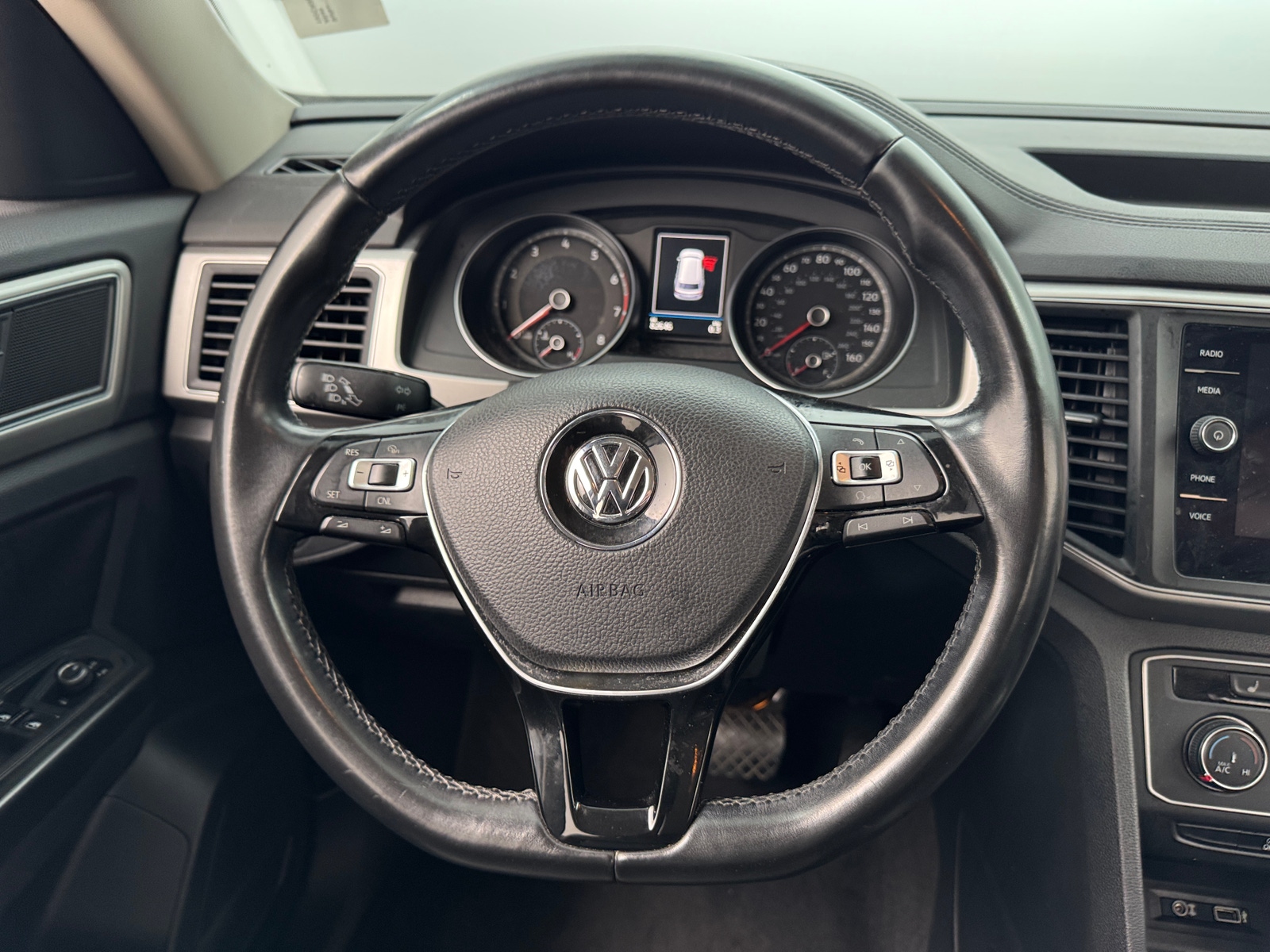 Thumbnail: 2018 Volkswagen Atlas - 4
