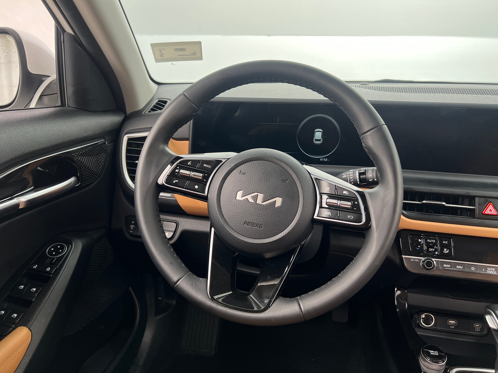 Thumbnail: 2024 Kia Seltos - 4