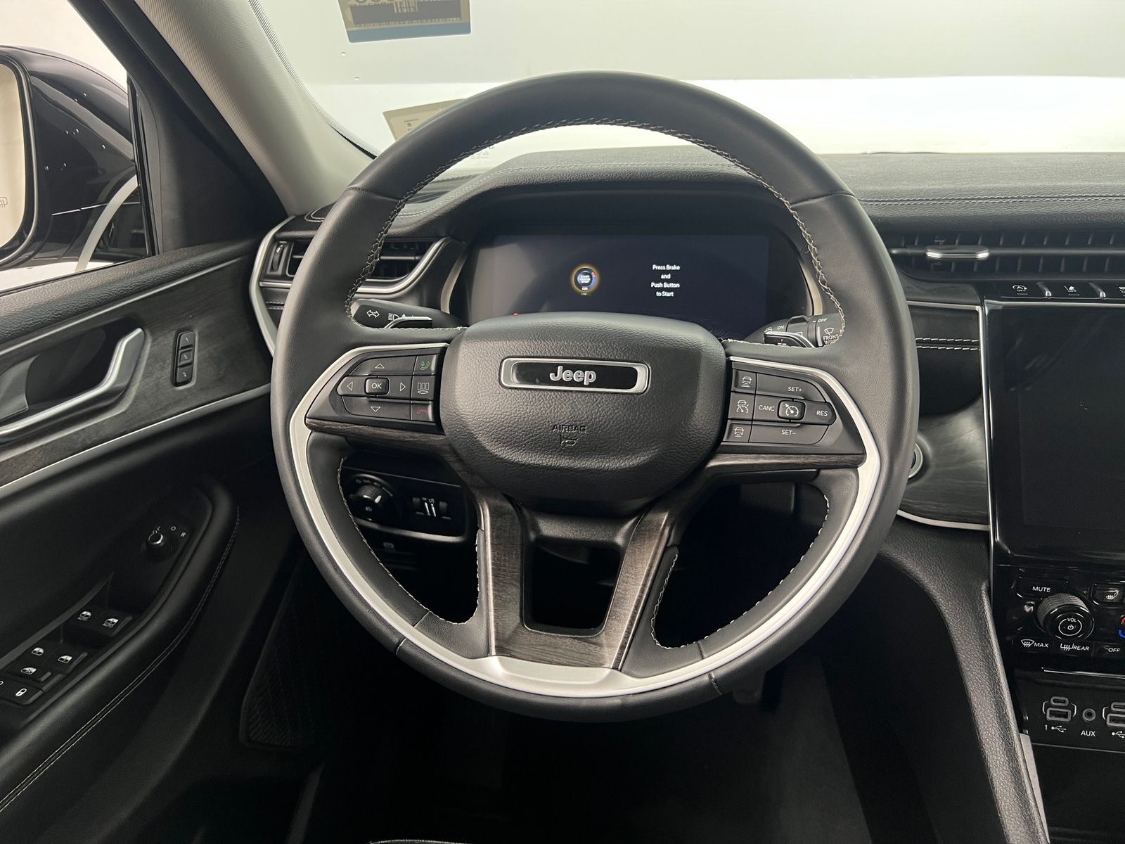 Thumbnail: 2023 Jeep Grand Cherokee - 4