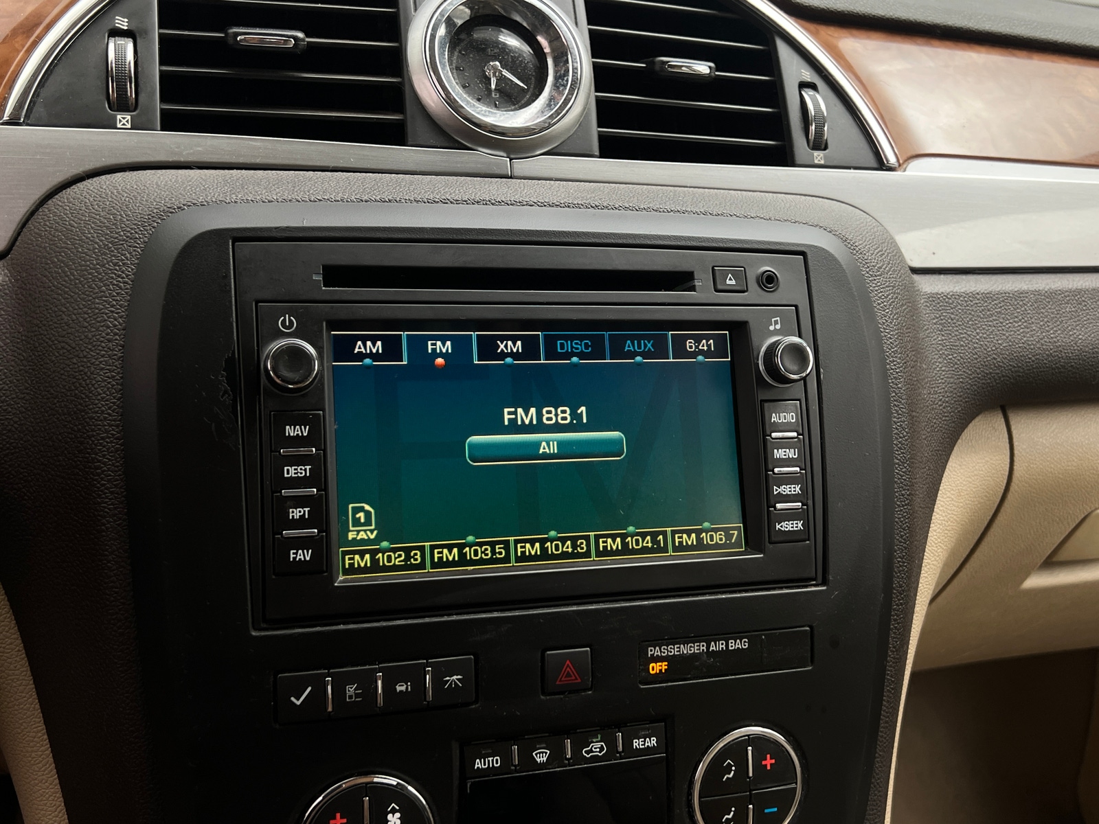 Thumbnail: 2011 Buick Enclave - 3