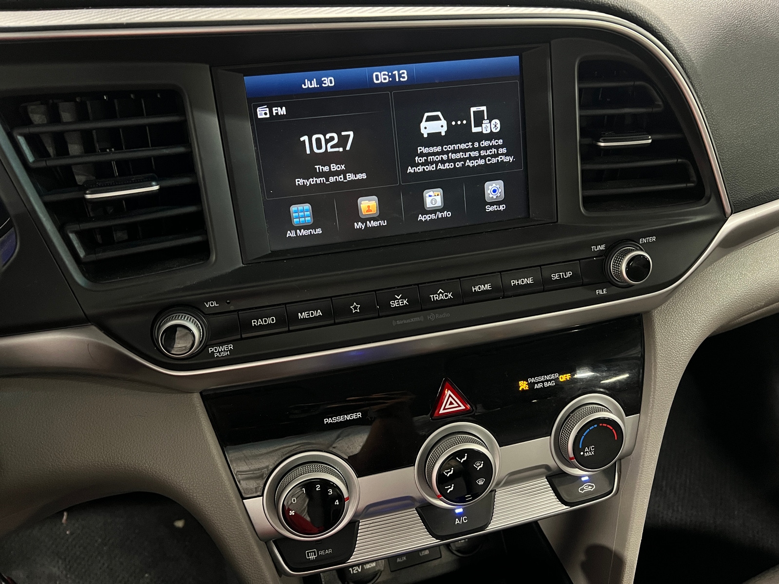 Thumbnail: 2019 Hyundai Elantra - 4