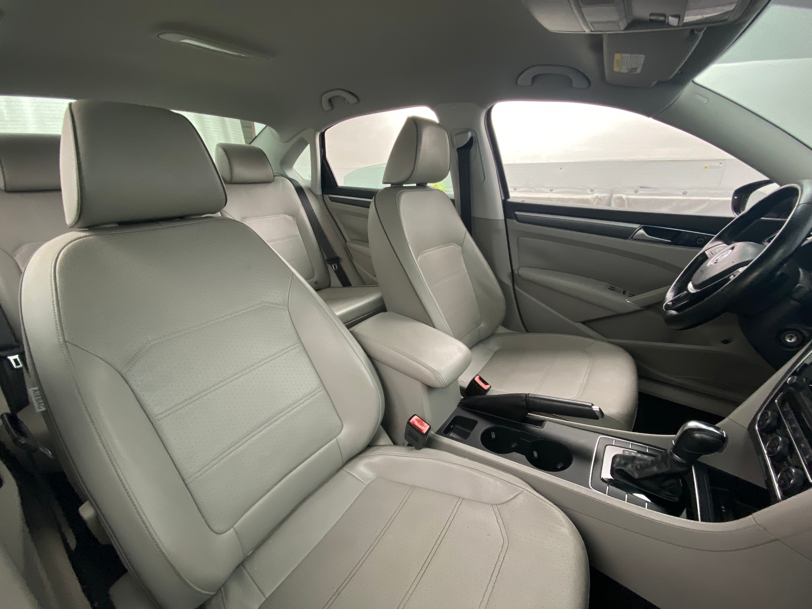 Thumbnail: 2016 Volkswagen Passat - 2