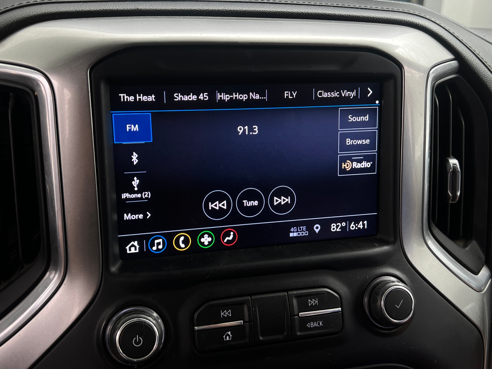 Thumbnail: 2019 Chevrolet Silverado 1500 - 4