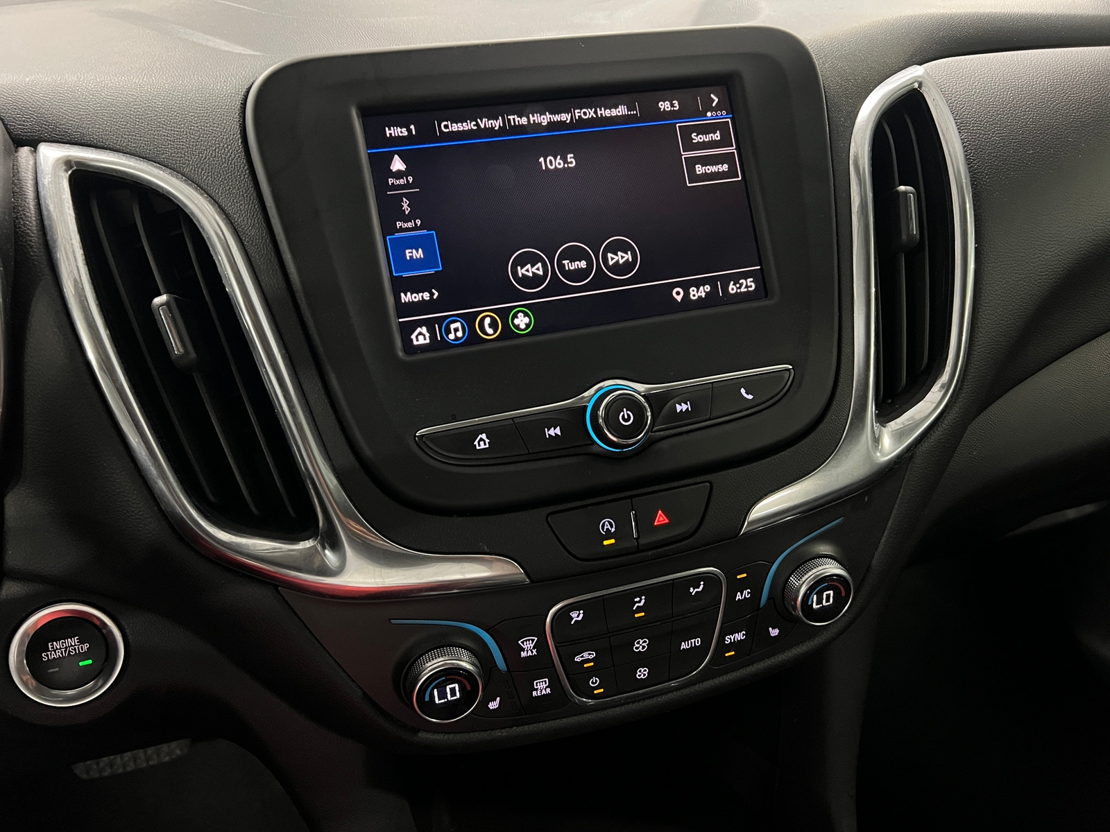 Thumbnail: 2022 Chevrolet Equinox - 4