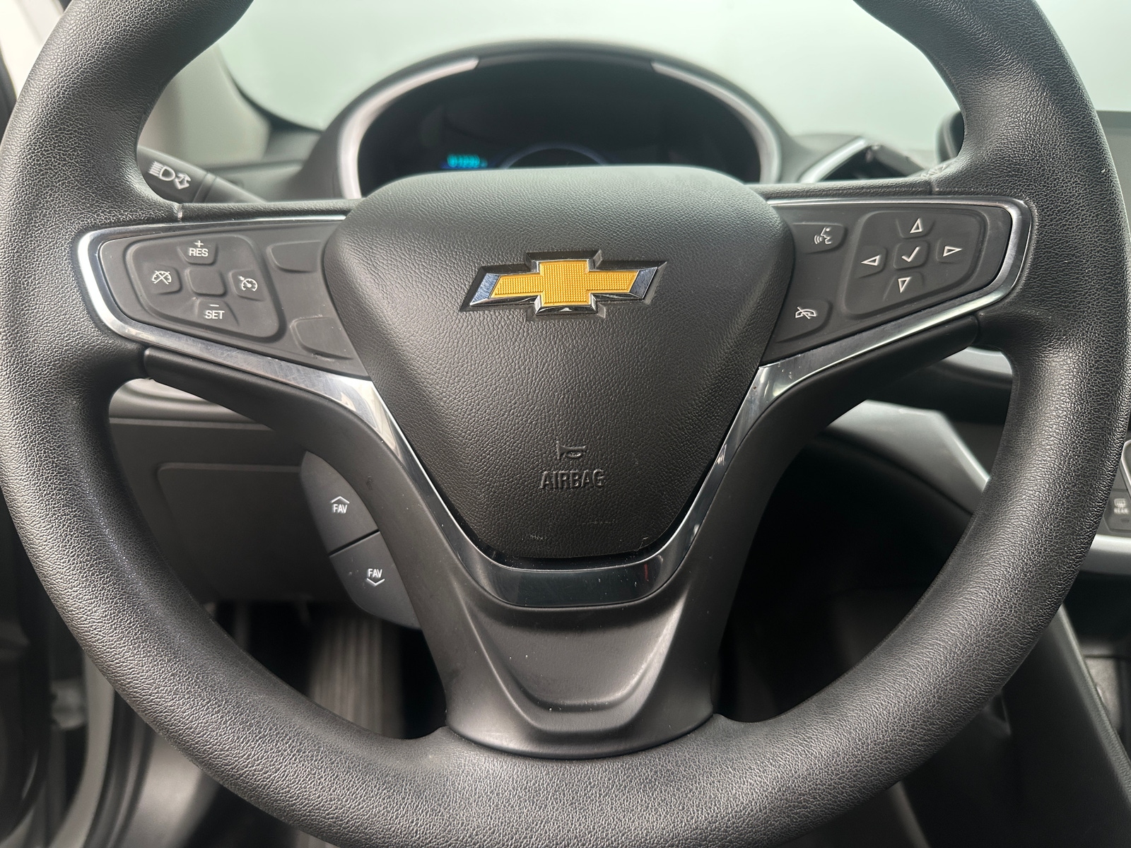 Thumbnail: 2018 Chevrolet Volt - 5