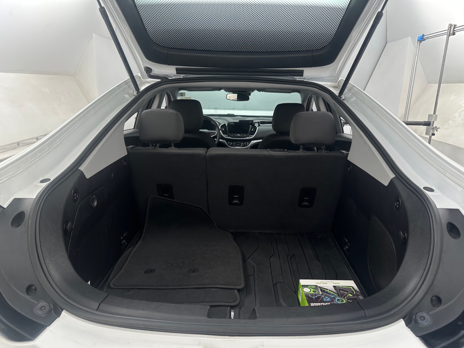 Thumbnail: 2018 Chevrolet Volt - 7