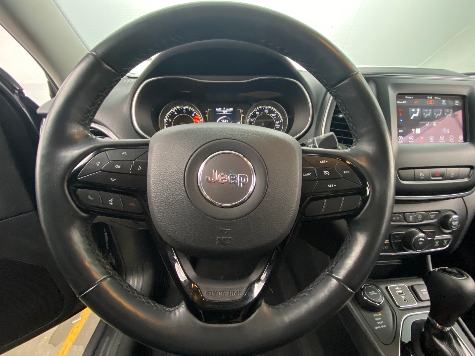 Thumbnail: 2021 Jeep Cherokee - 4