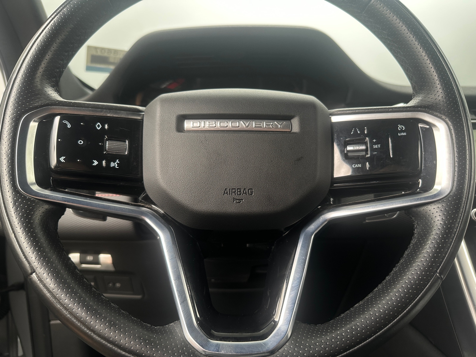 Thumbnail: 2022 Land Rover Discovery Sport - 4