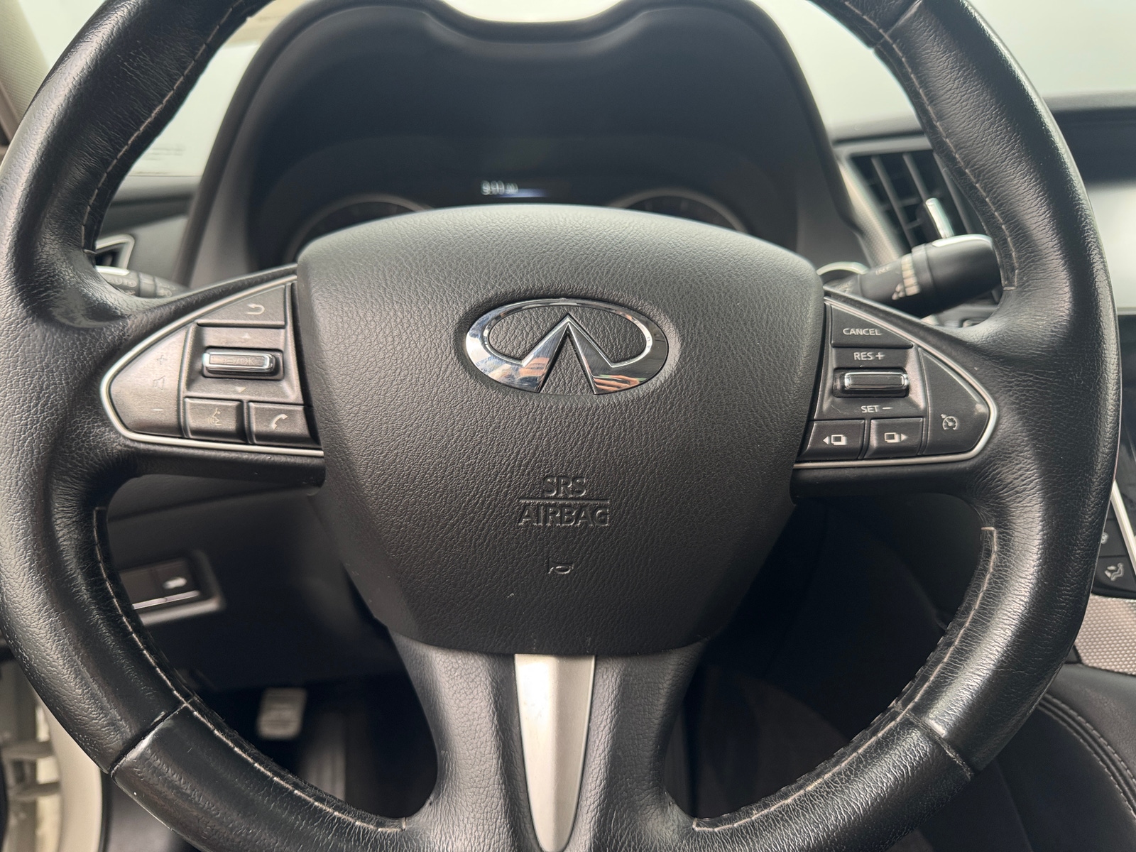 Thumbnail: 2015 INFINITI Q50 - 4