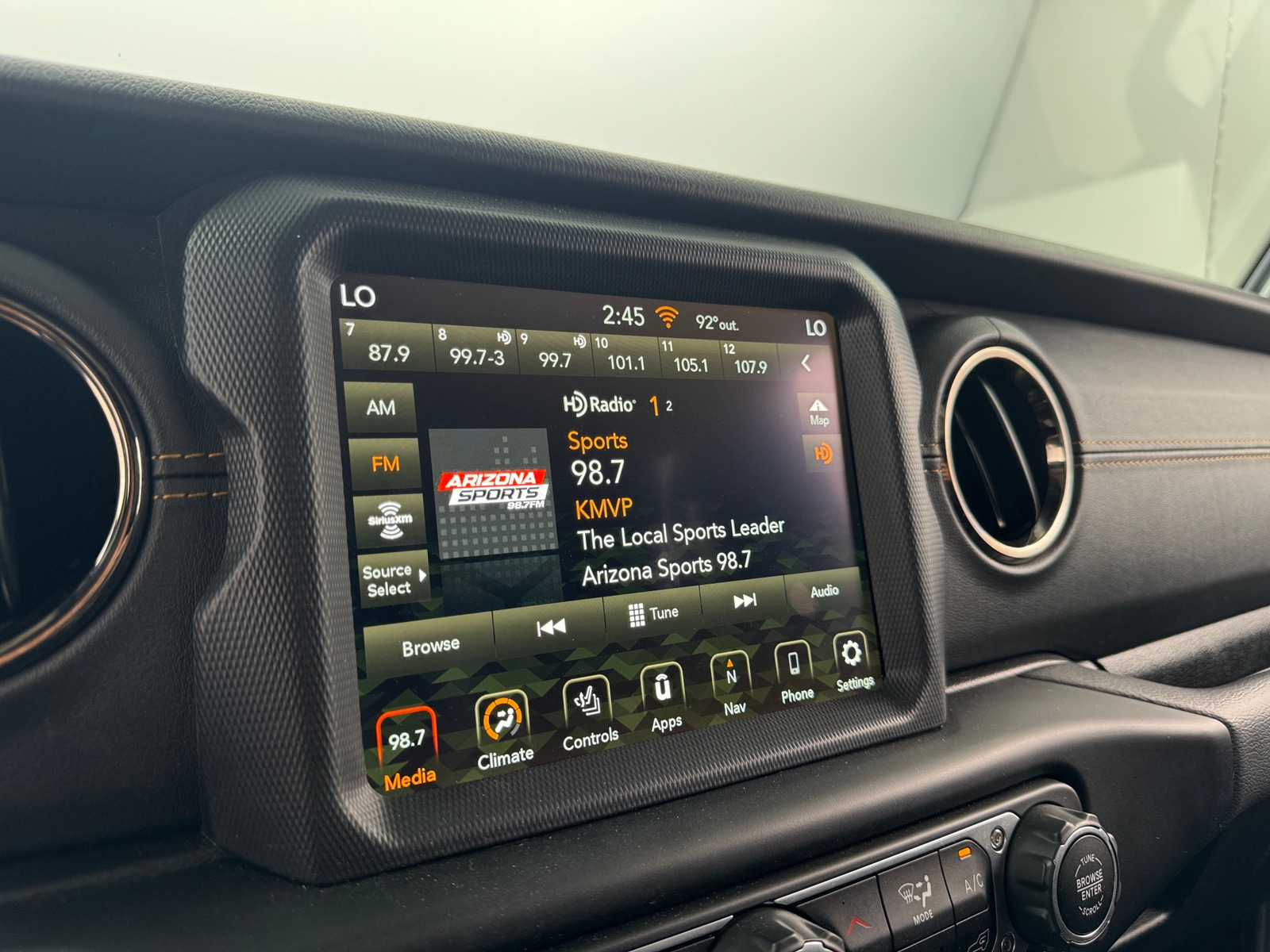 Thumbnail: 2022 Jeep Wrangler - 3