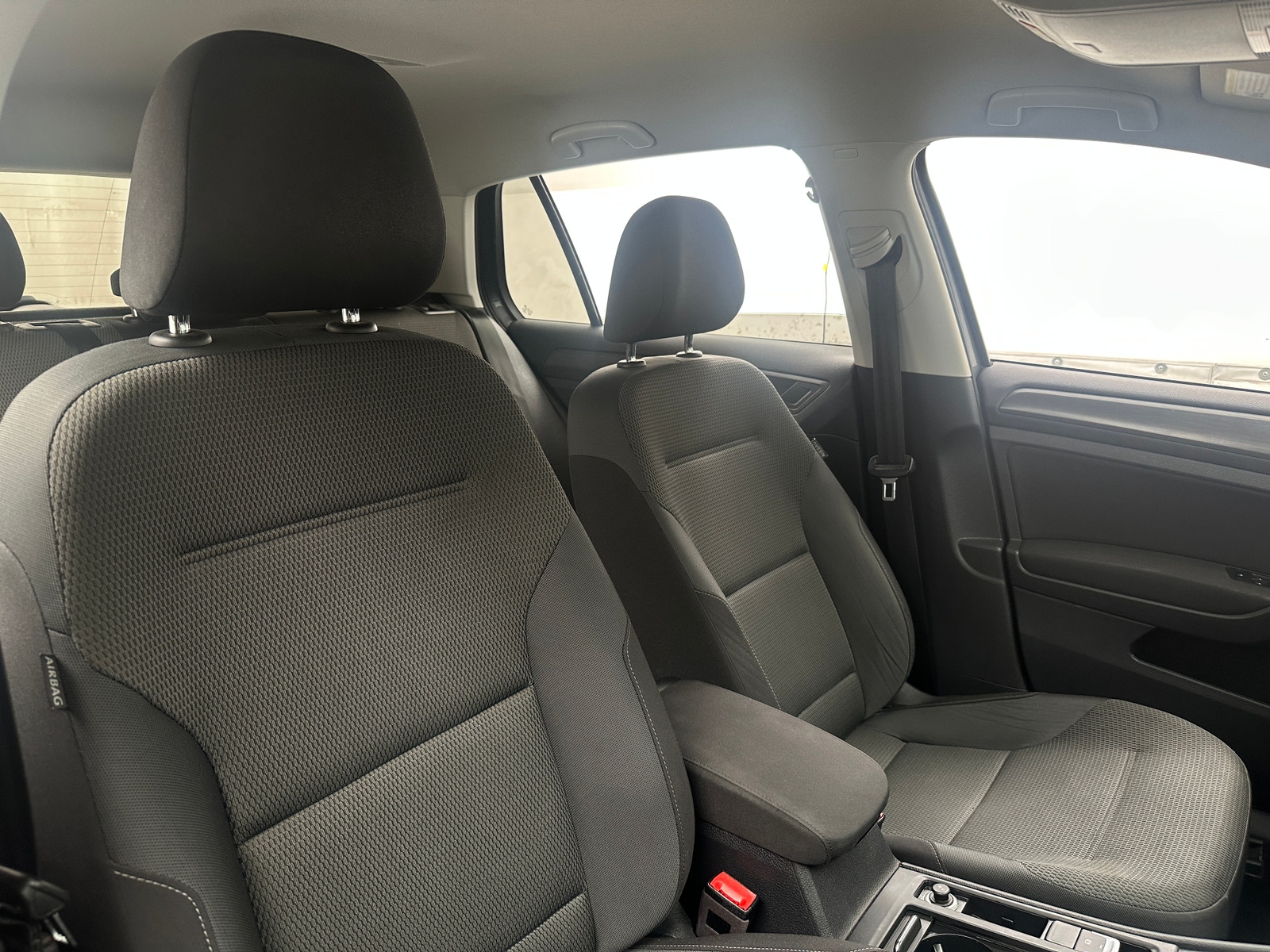 Thumbnail: 2019 Volkswagen e-Golf - 2