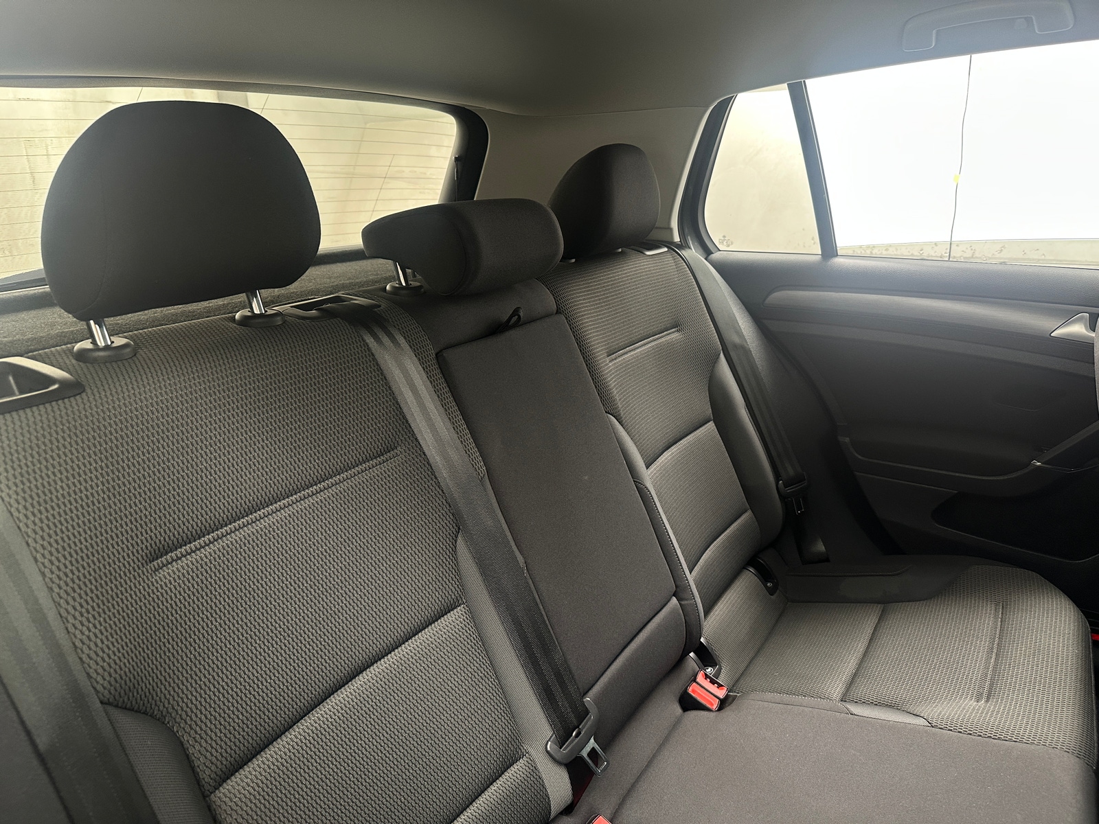 Thumbnail: 2019 Volkswagen e-Golf - 6