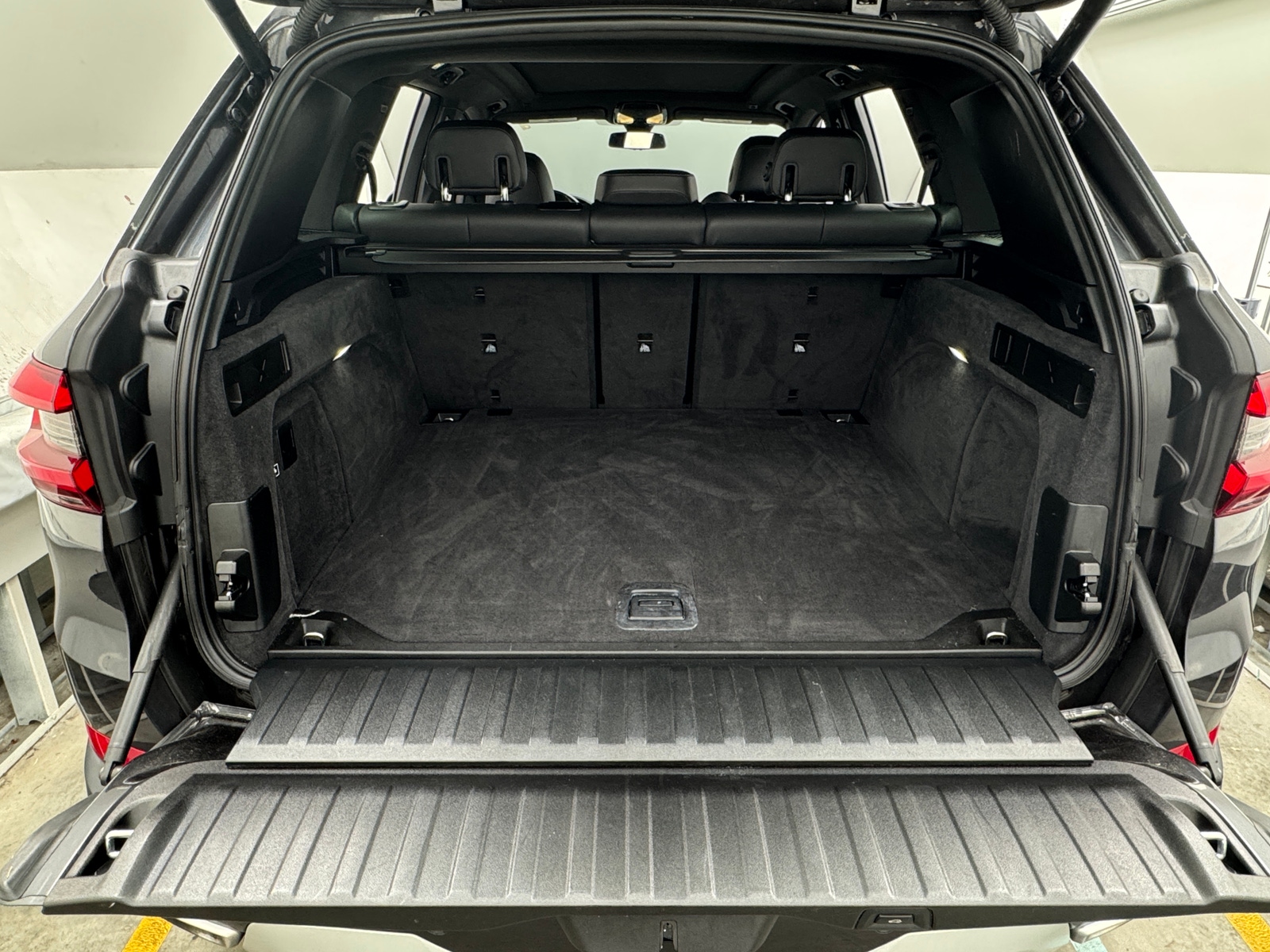 Thumbnail: 2023 BMW X5 - 6