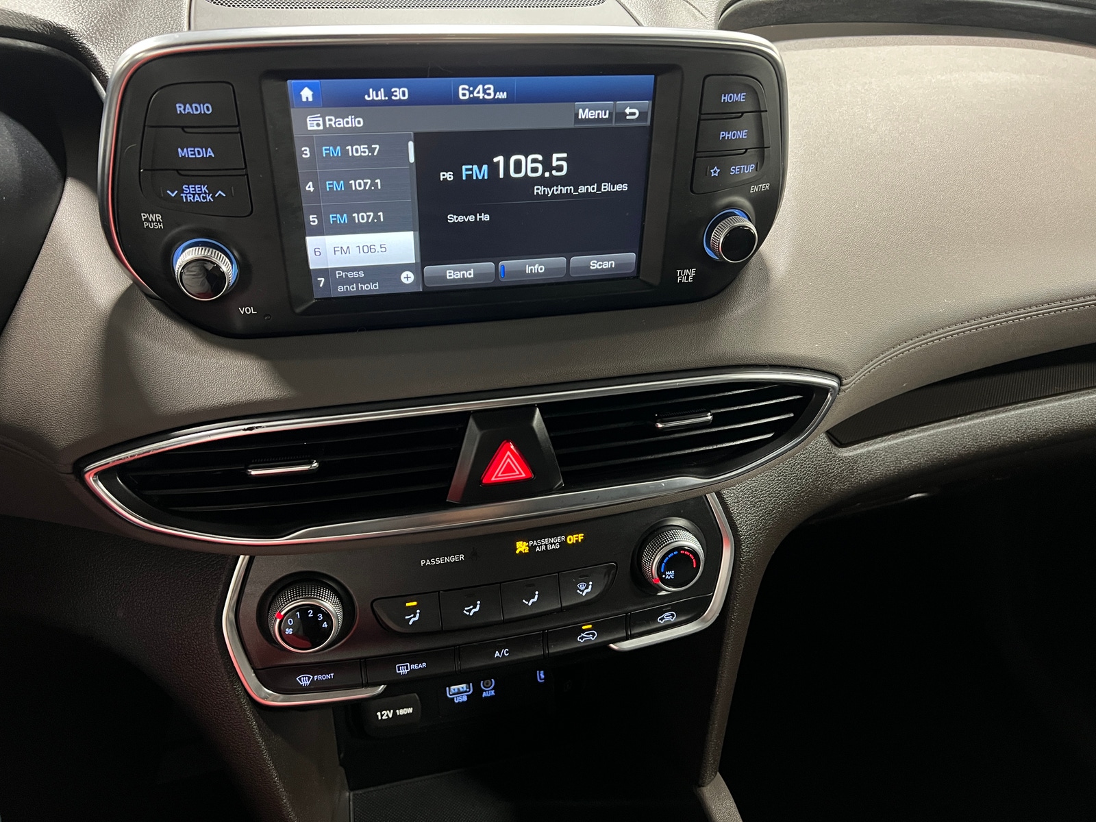 Thumbnail: 2019 Hyundai Santa Fe - 4