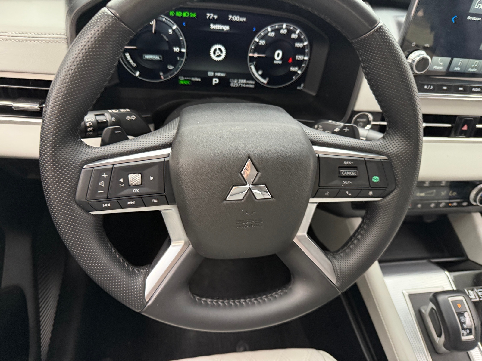 Thumbnail: 2023 Mitsubishi Outlander - 4