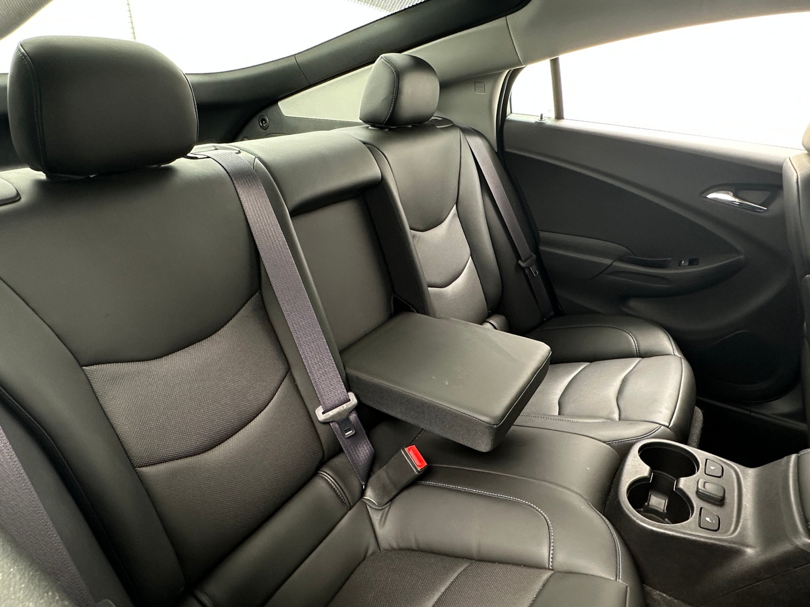 Thumbnail: 2017 Chevrolet Volt - 5