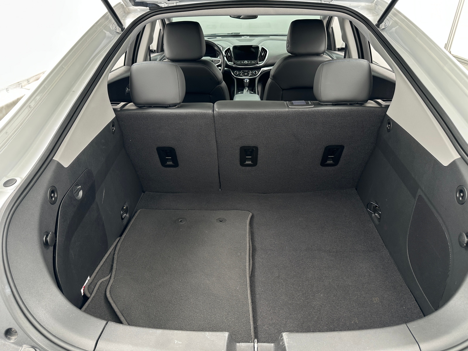 Thumbnail: 2017 Chevrolet Volt - 6
