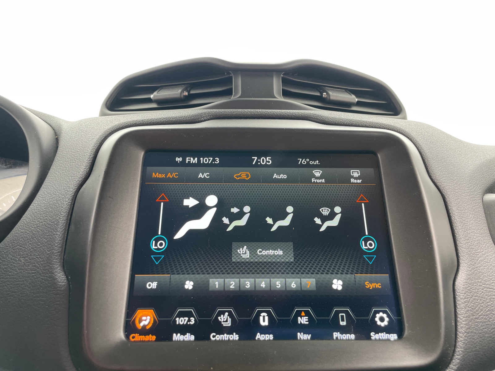 Thumbnail: 2022 Jeep Renegade - 4