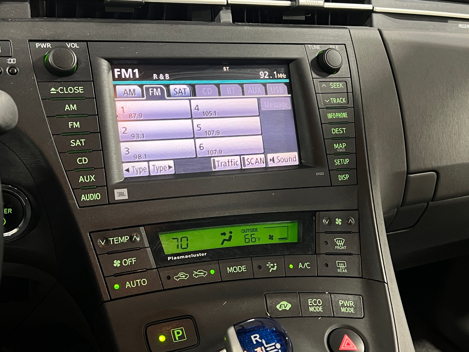 Thumbnail: 2010 Toyota Prius - 3