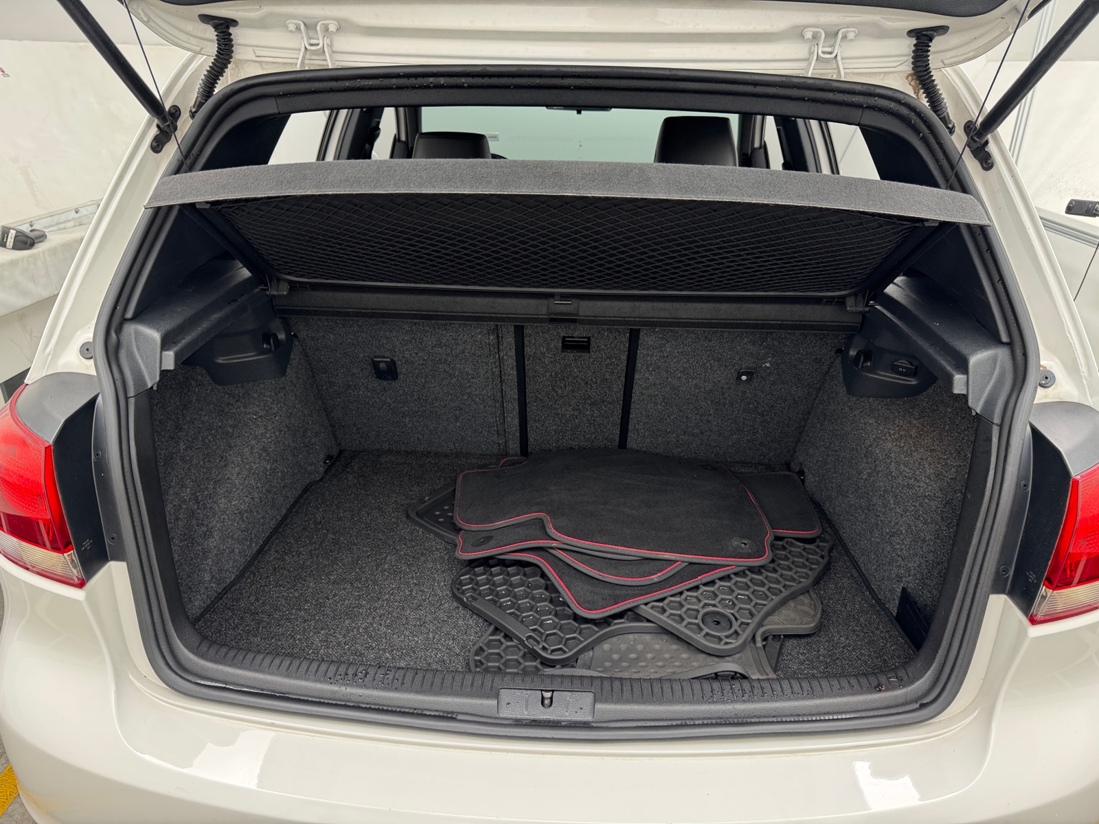 Thumbnail: 2013 Volkswagen Golf - 7
