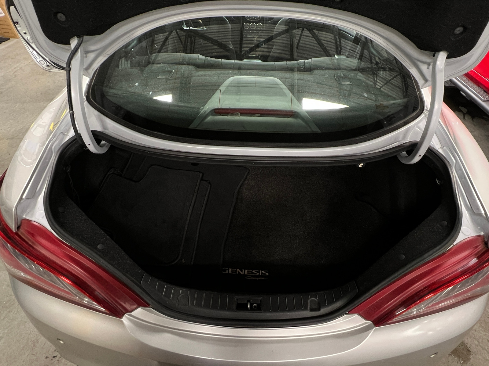 Thumbnail: 2013 Hyundai Genesis - 4