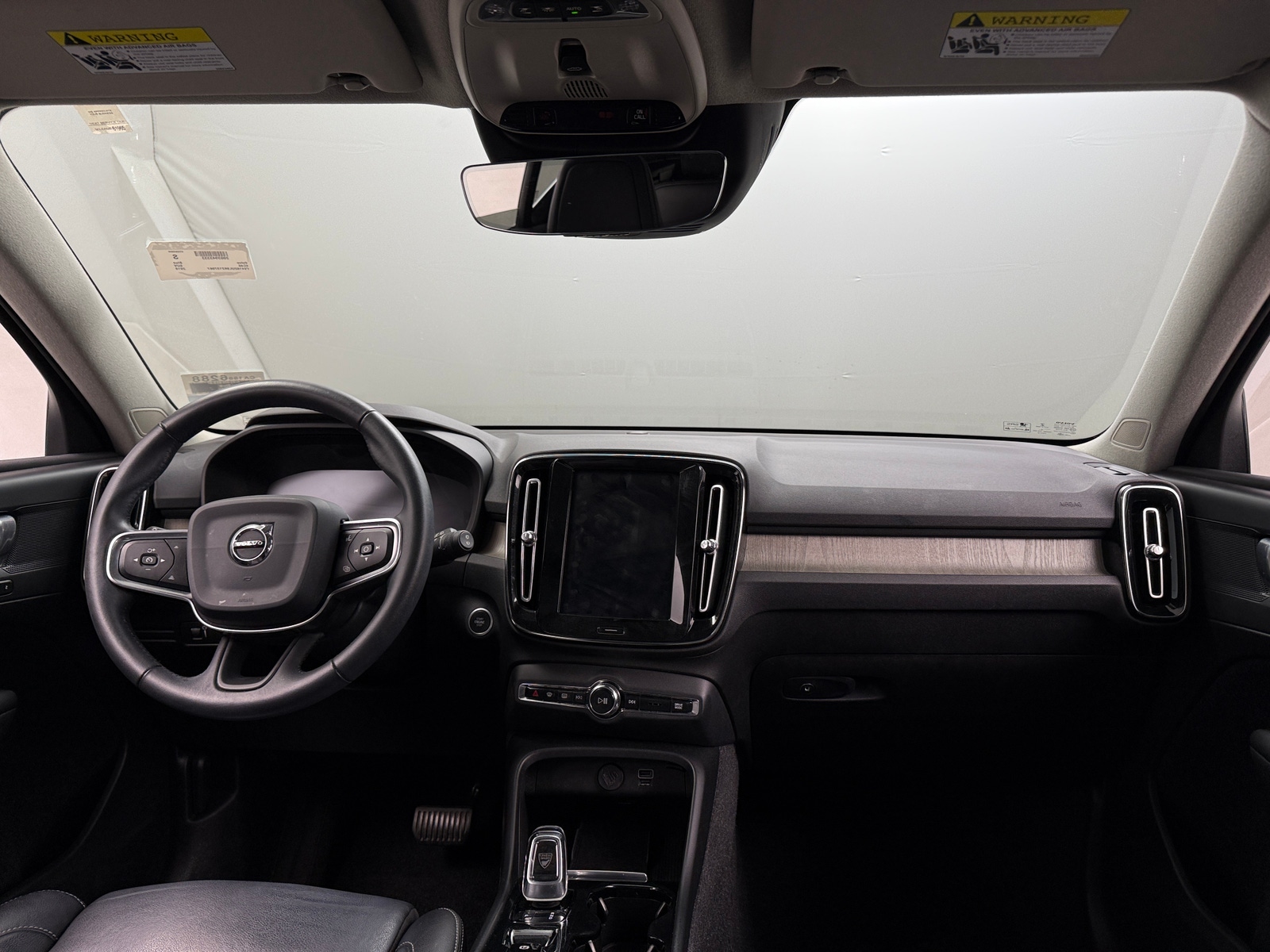 Thumbnail: 2019 Volvo XC40 - 2