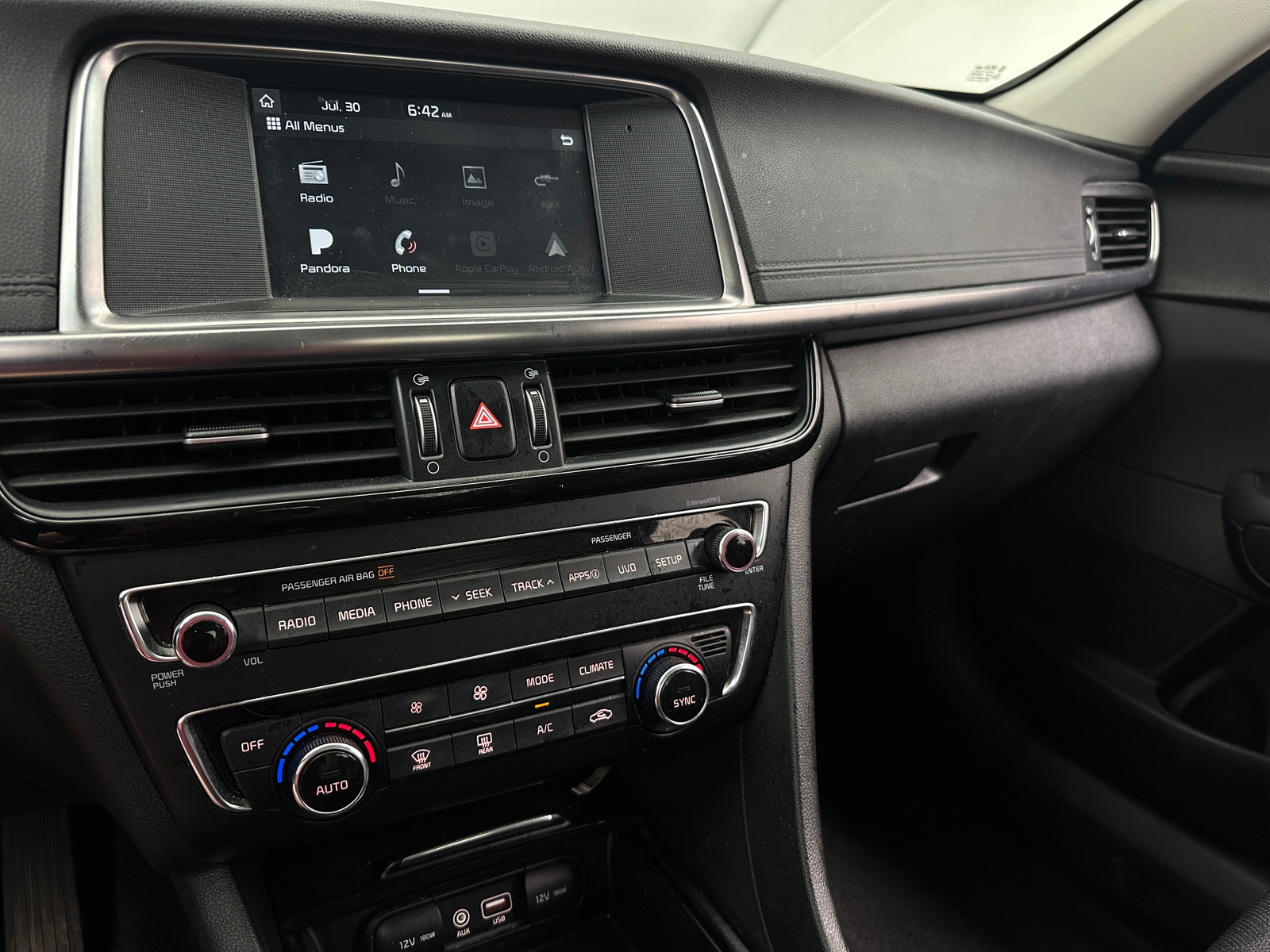 Thumbnail: 2018 Kia Optima - 3