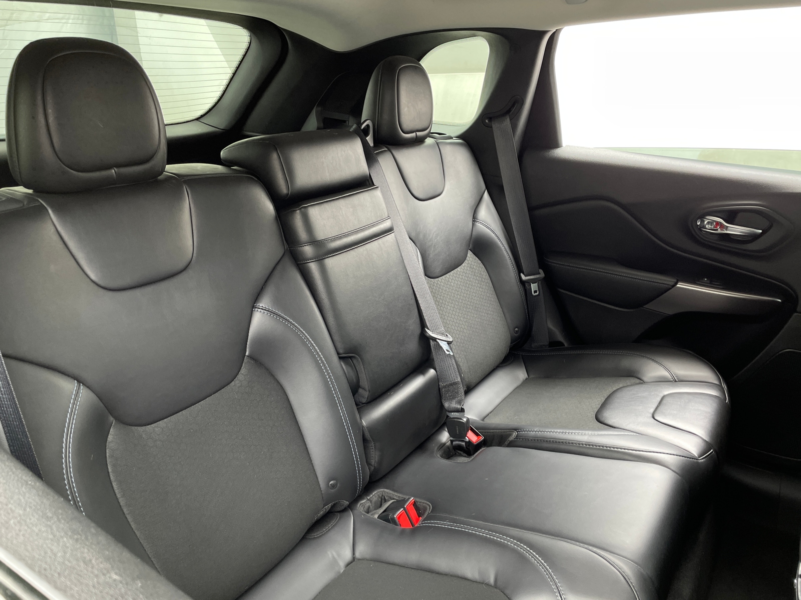 Thumbnail: 2019 Jeep Cherokee - 5