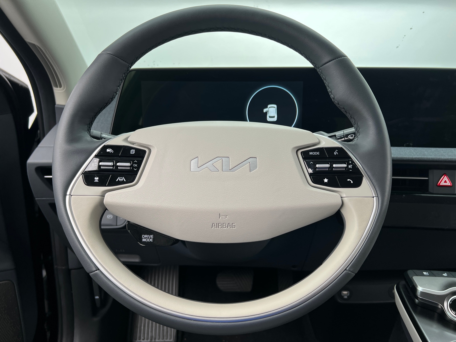 Thumbnail: 2022 Kia EV6 - 4