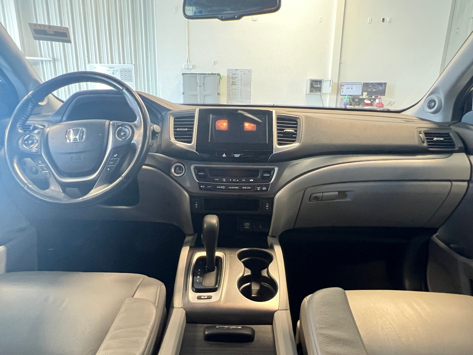 Thumbnail: 2018 Honda Pilot - 2
