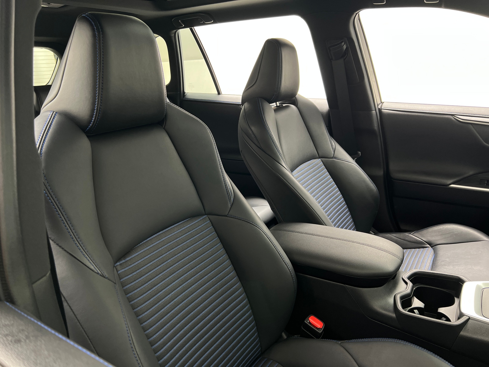 Thumbnail: 2021 Toyota RAV4 - 2