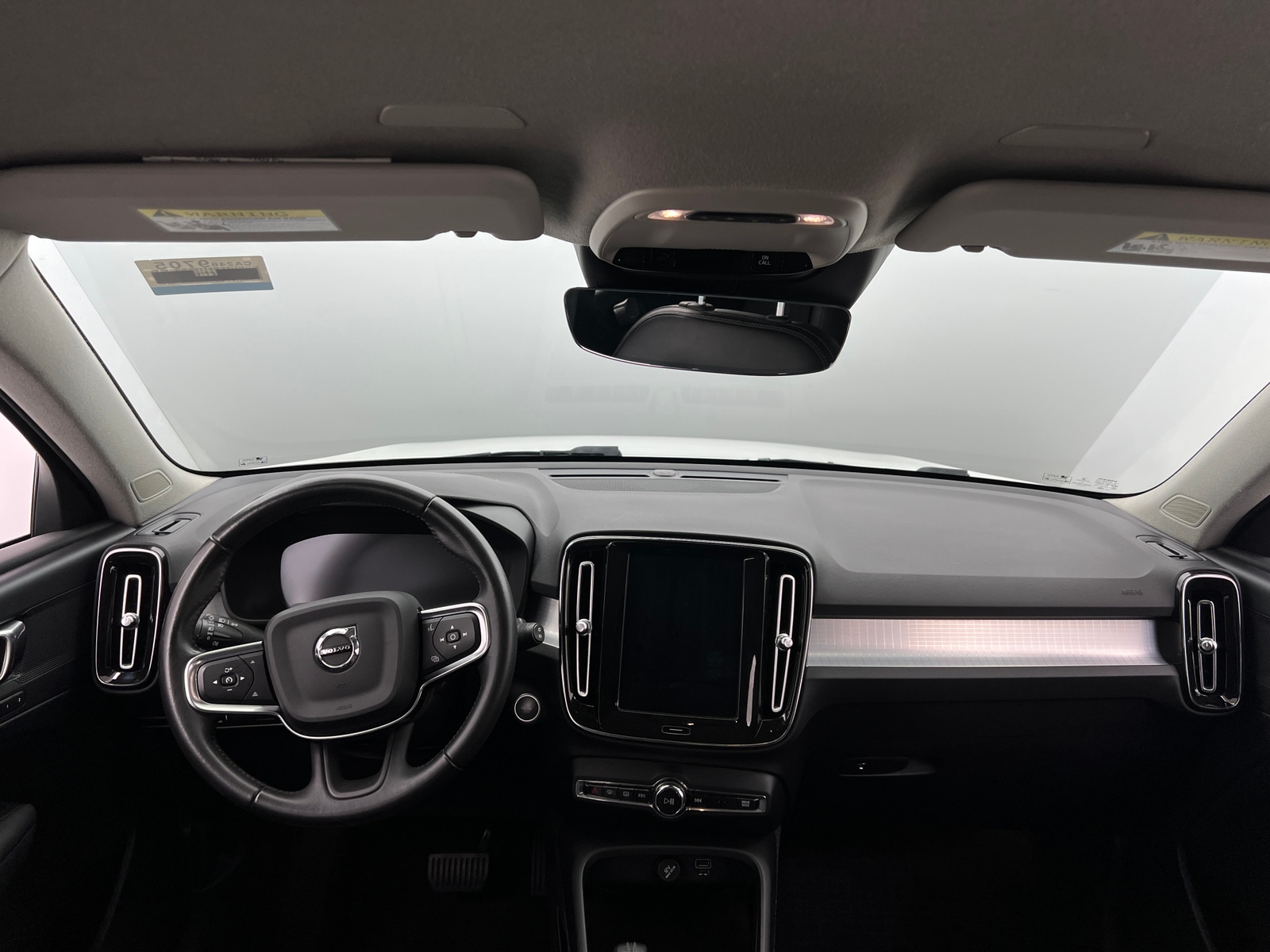 Thumbnail: 2021 Volvo XC40 - 2