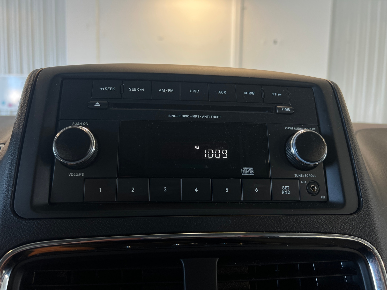 Thumbnail: 2015 Dodge Grand Caravan - 4