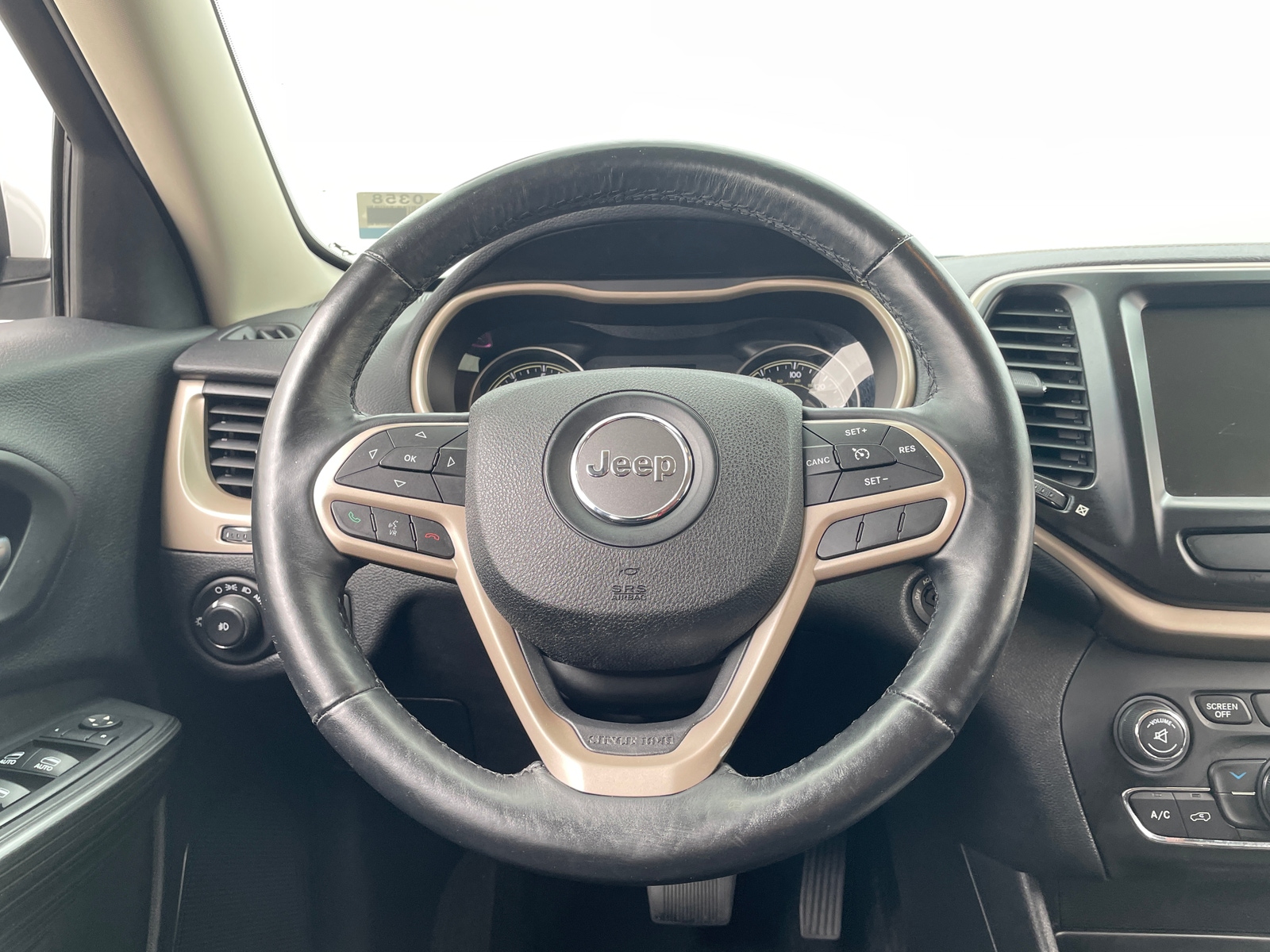 Thumbnail: 2017 Jeep Cherokee - 5