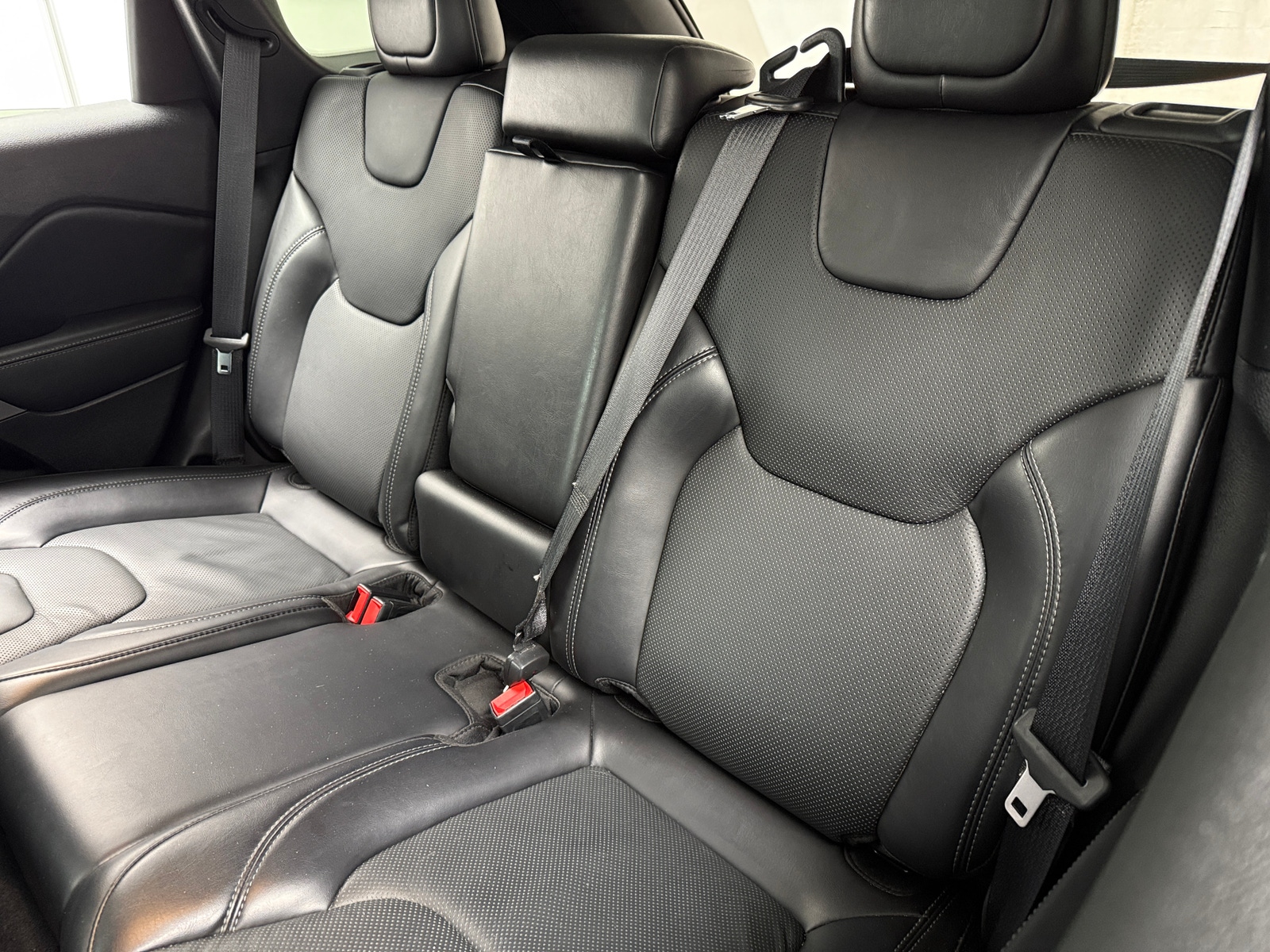 Thumbnail: 2019 Jeep Cherokee - 5