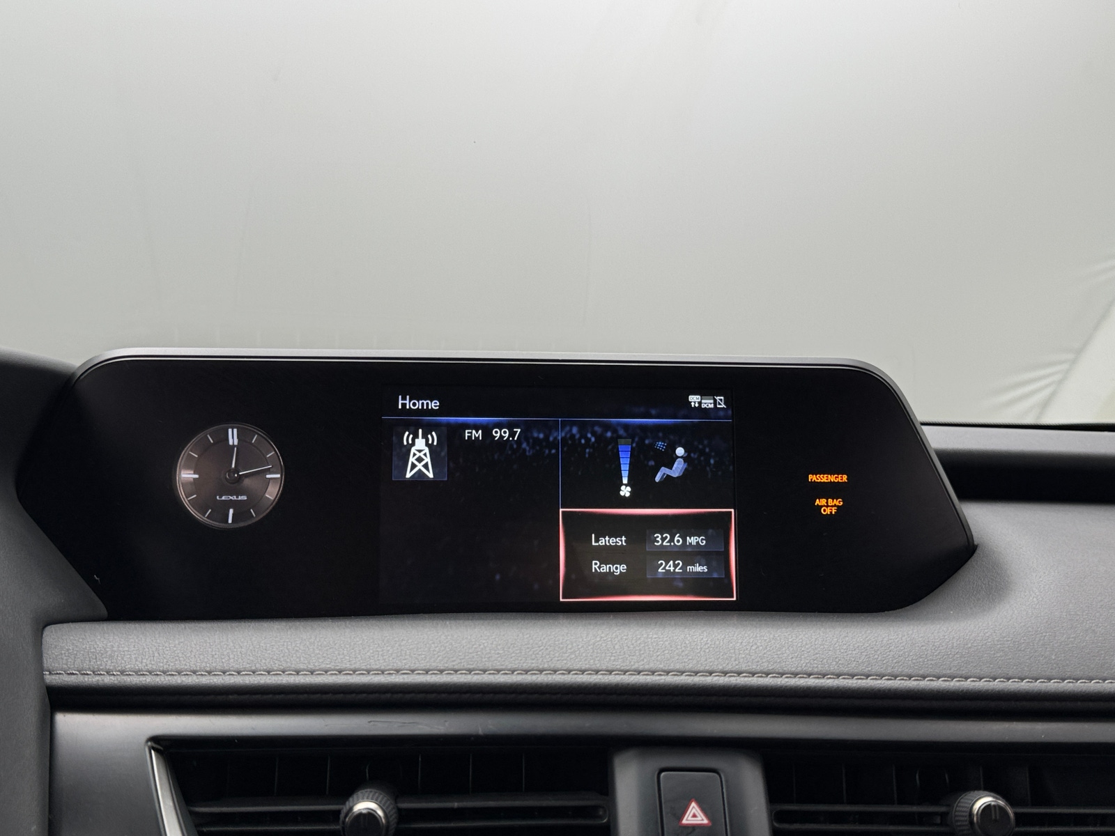 Thumbnail: 2019 Lexus UX - 3
