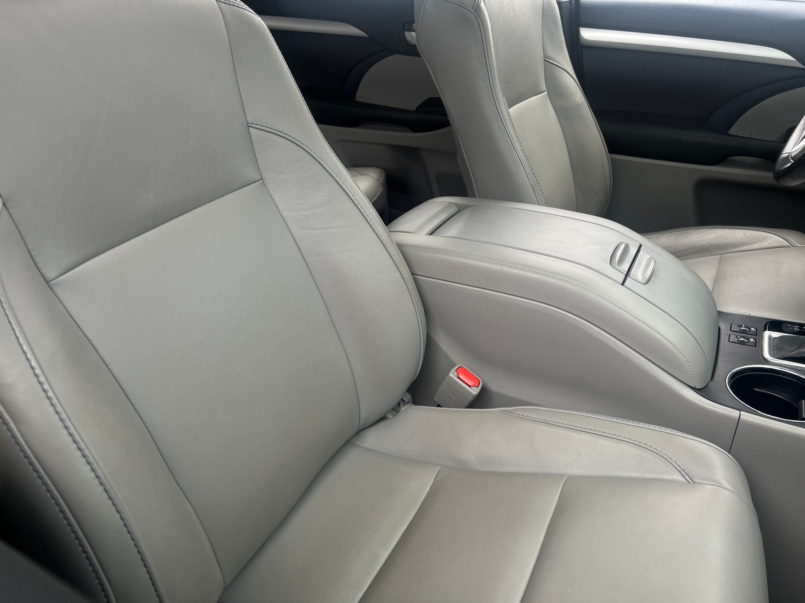 Thumbnail: 2017 Toyota Highlander - 2