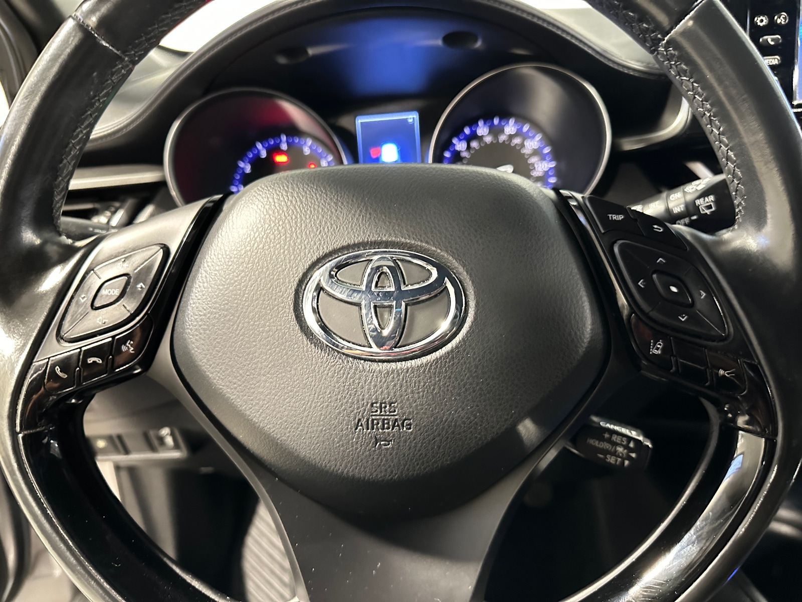 Thumbnail: 2018 Toyota C-HR - 5