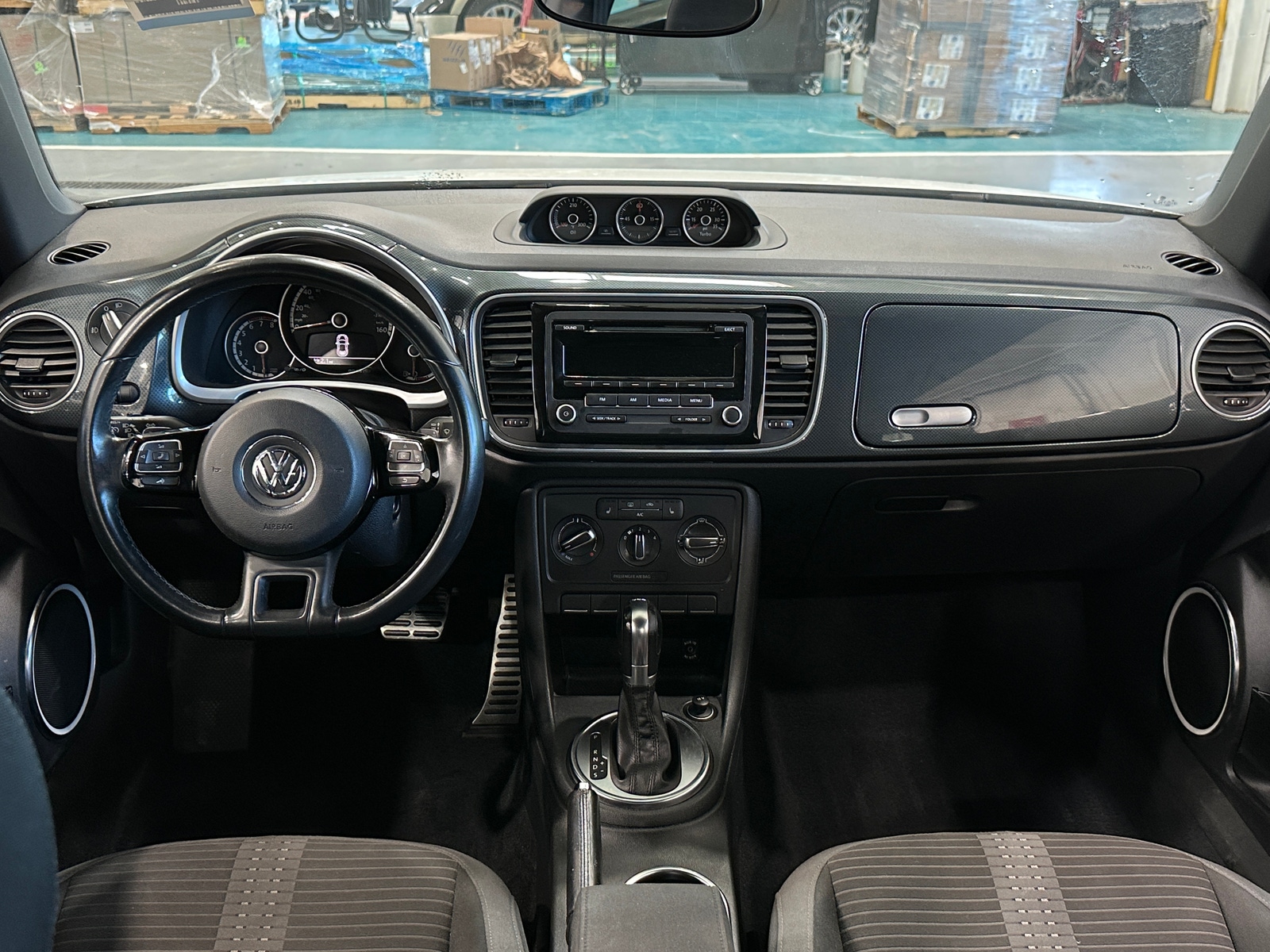 Thumbnail: 2014 Volkswagen Beetle - 3