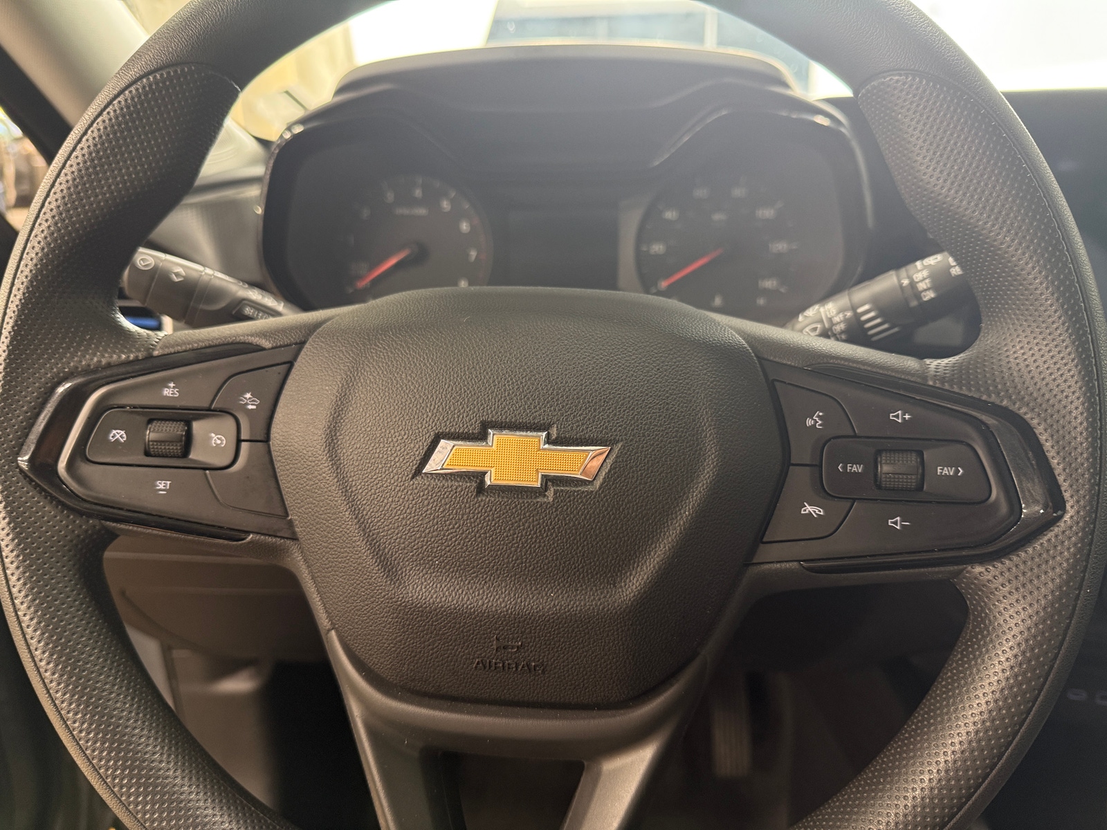 Thumbnail: 2025 Chevrolet Trax - 5