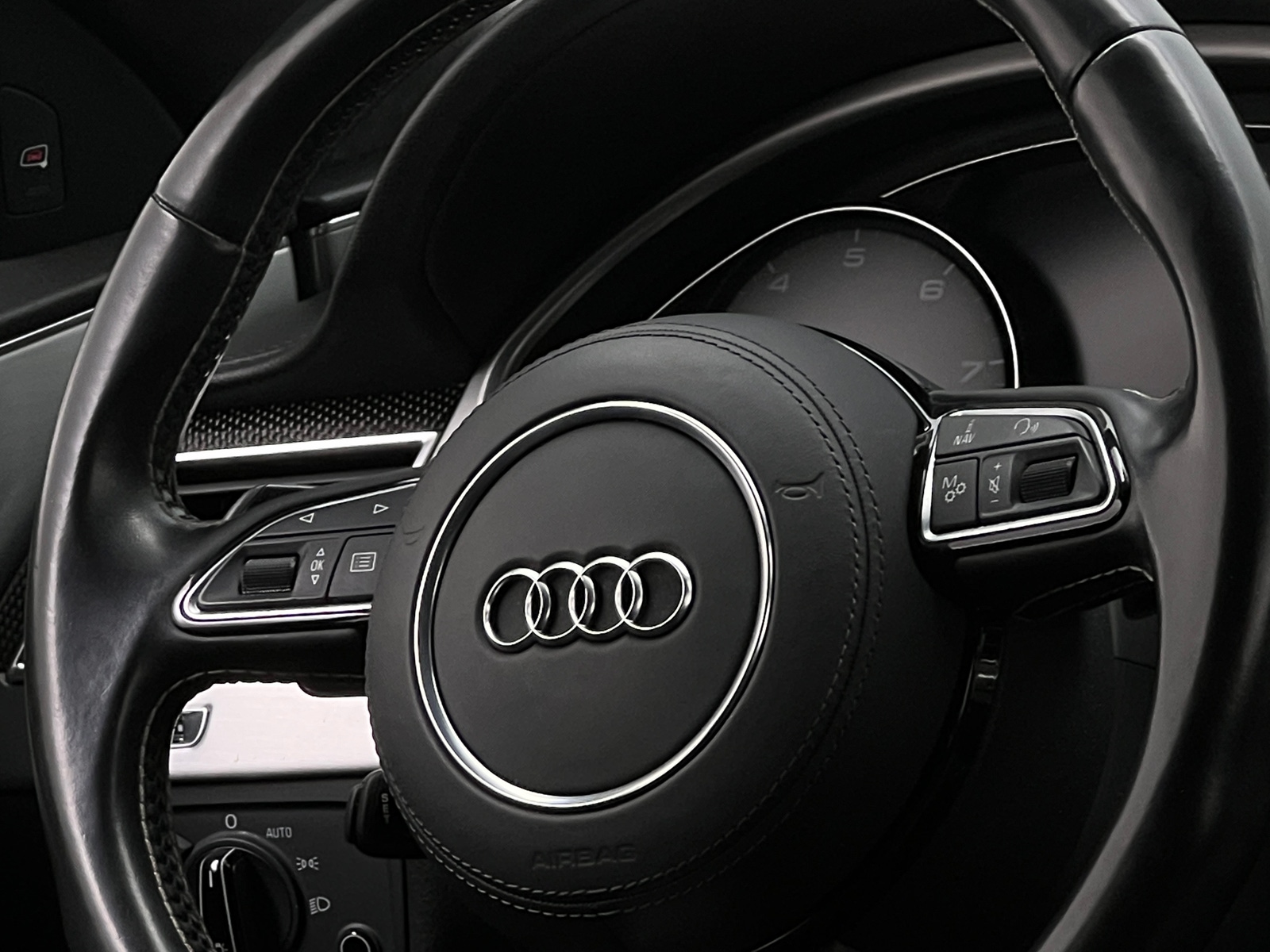 Thumbnail: 2014 Audi S8 - 4