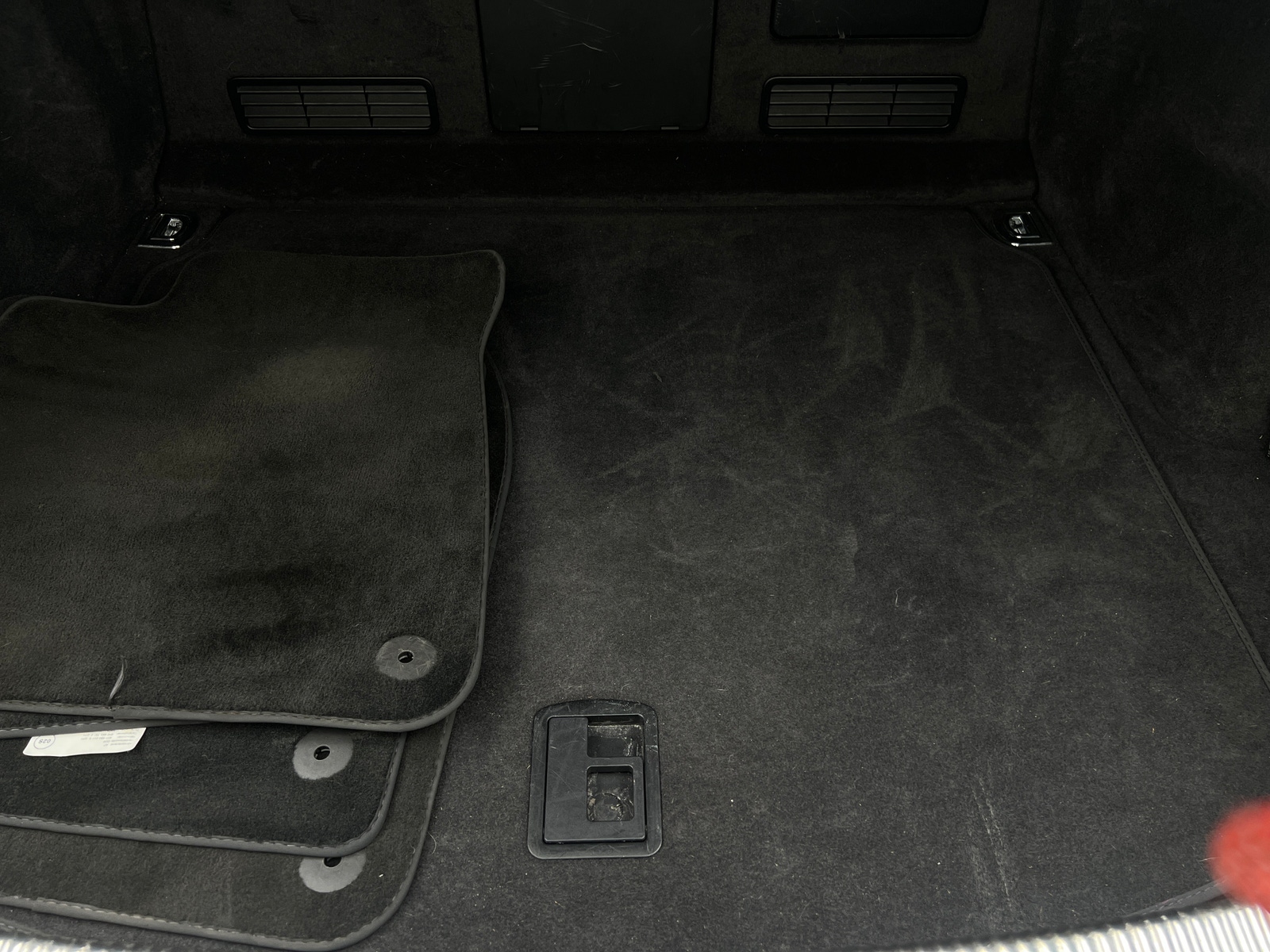 Thumbnail: 2014 Audi S8 - 6