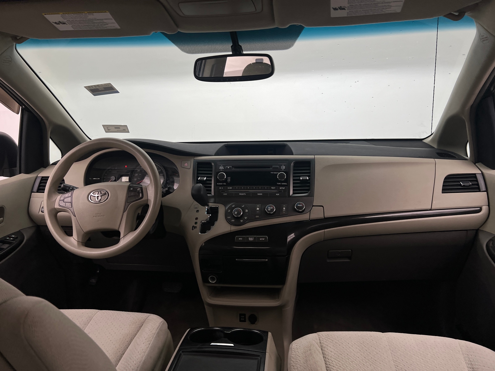 Thumbnail: 2012 Toyota Sienna - 3