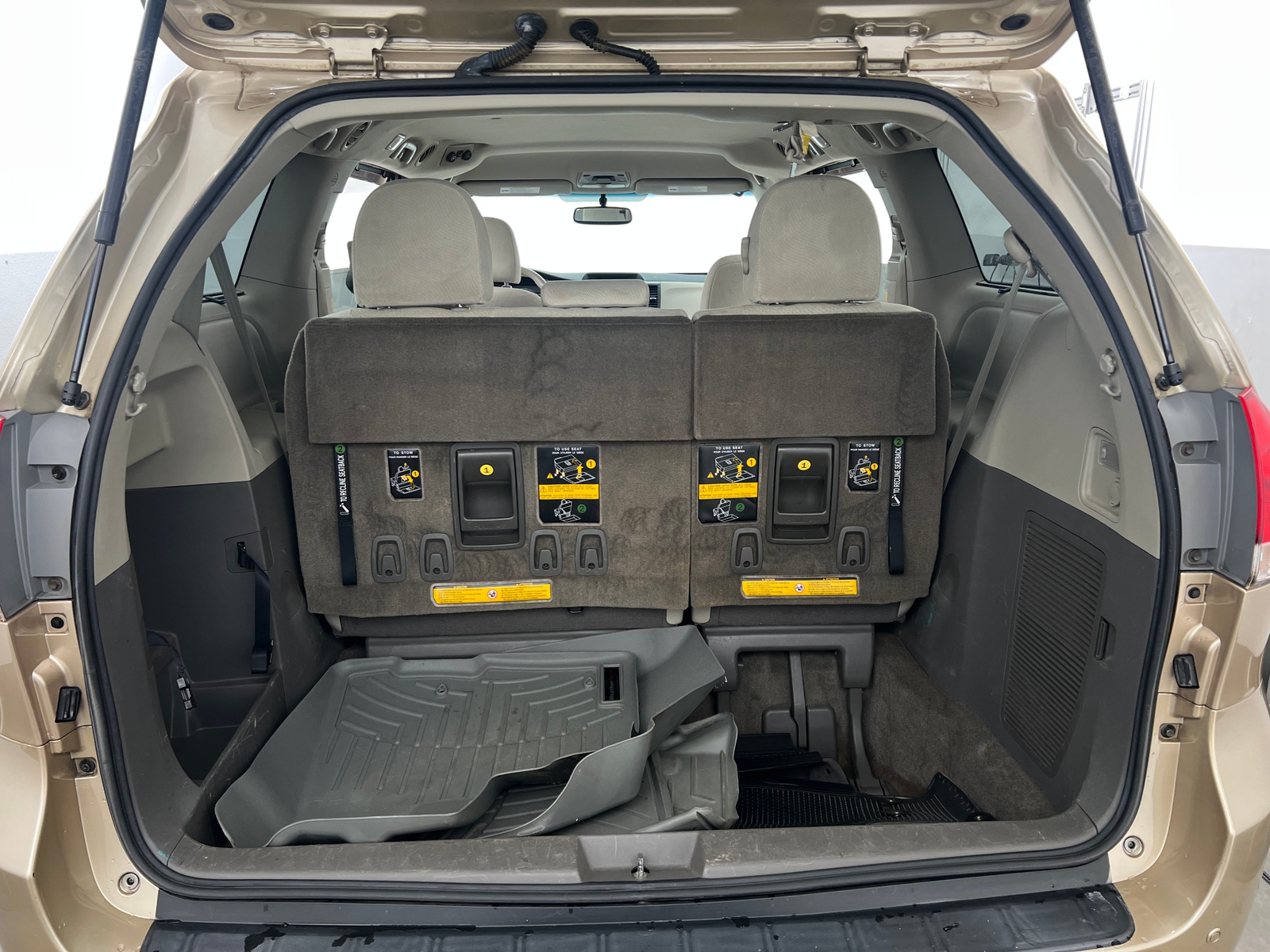 Thumbnail: 2012 Toyota Sienna - 7