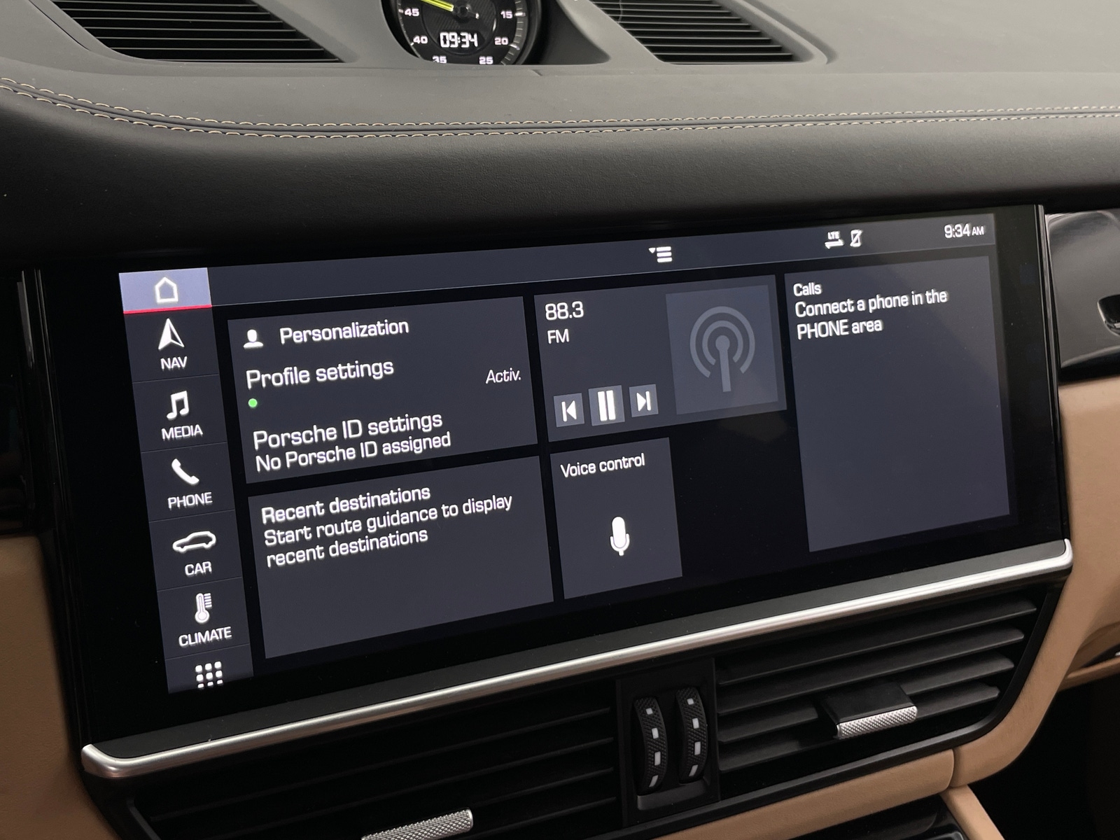 Thumbnail: 2019 Porsche Cayenne - 3