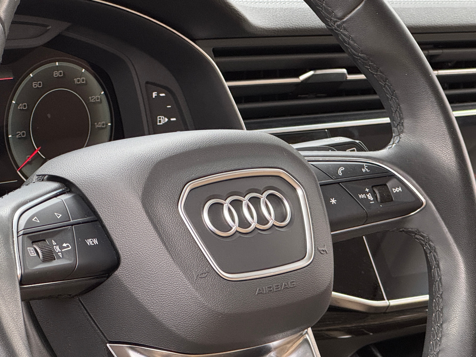Thumbnail: 2023 Audi Q7 - 4