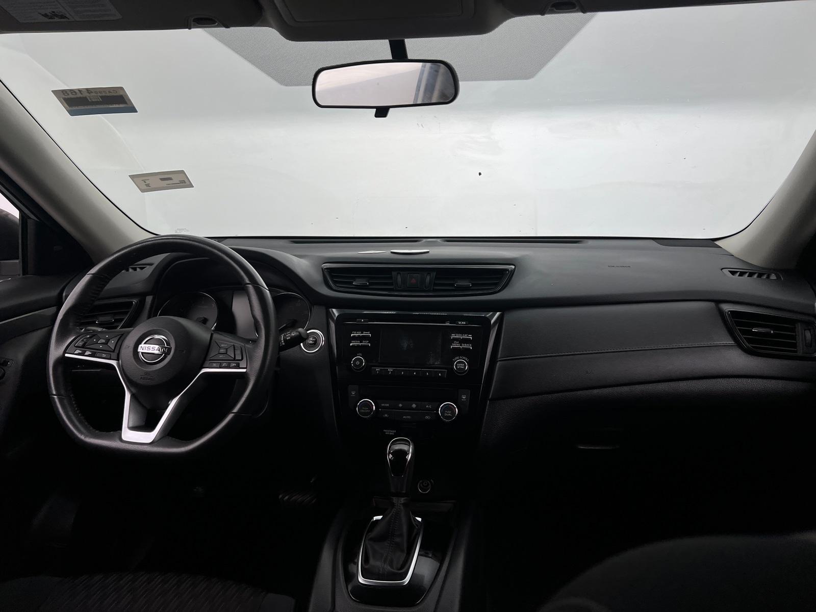 Thumbnail: 2017 Nissan Rogue - 3