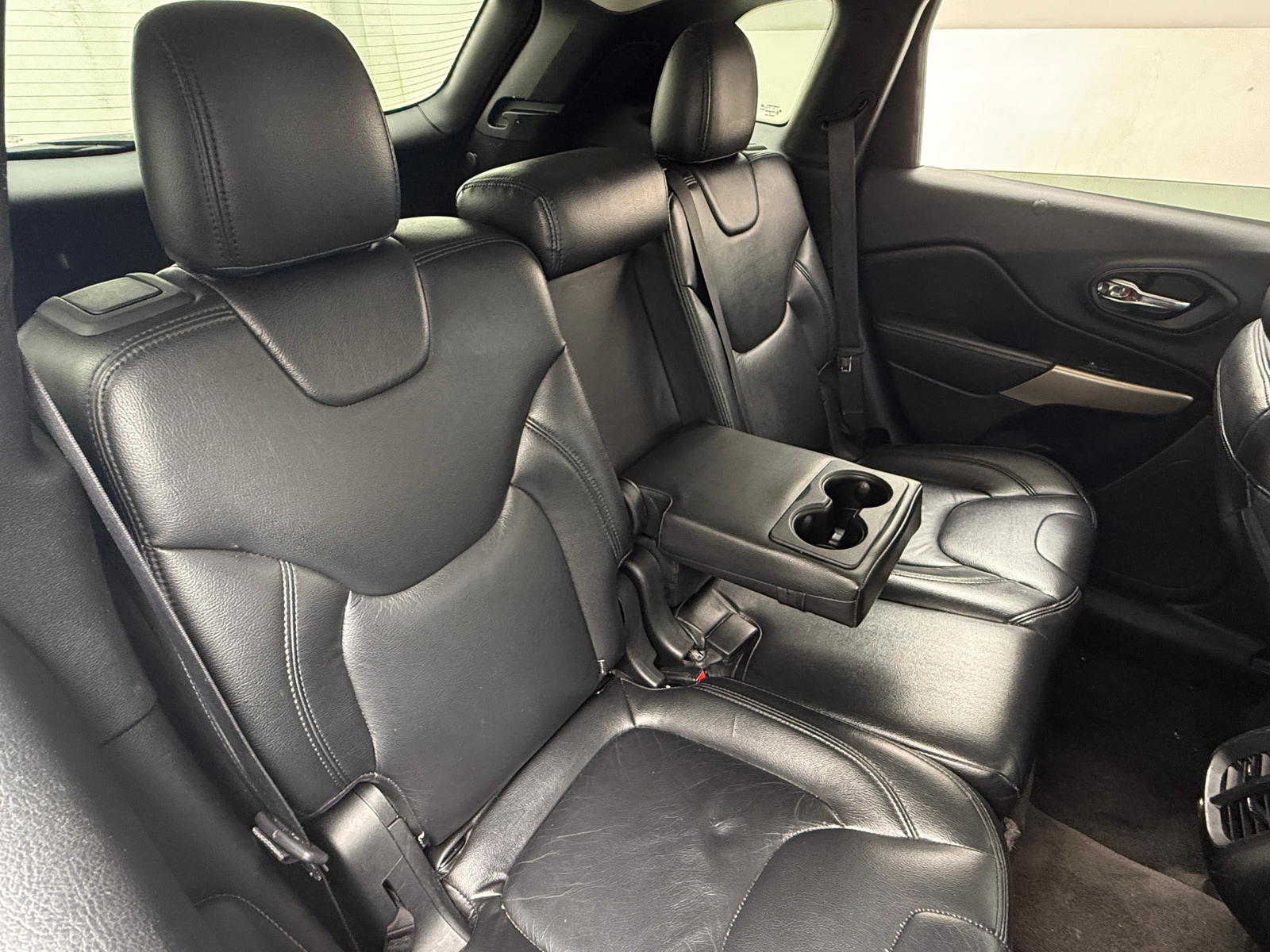 Thumbnail: 2018 Jeep Cherokee - 5