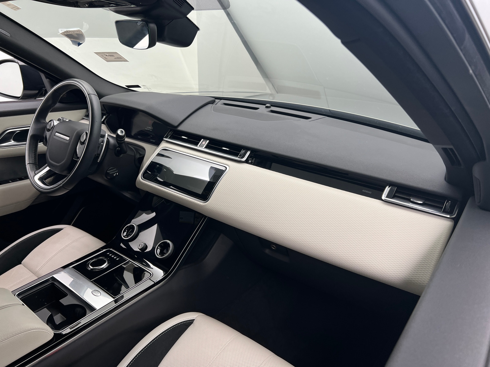 Thumbnail: 2019 Land Rover Range Rover Velar - 2