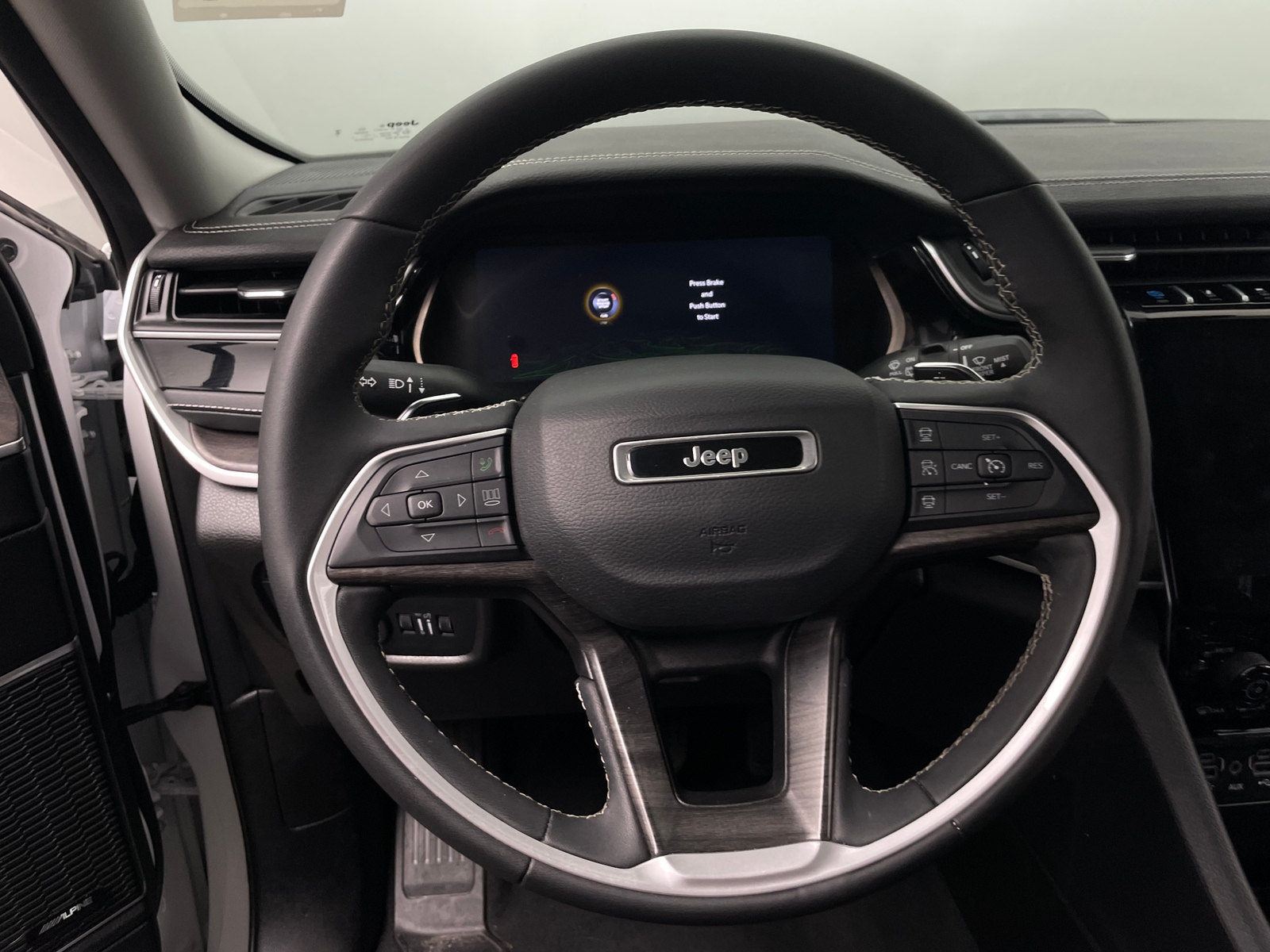 Thumbnail: 2024 Jeep Grand Cherokee - 4